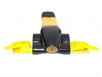 TRABA VOLANTE AUTO SOBRE TABLERO